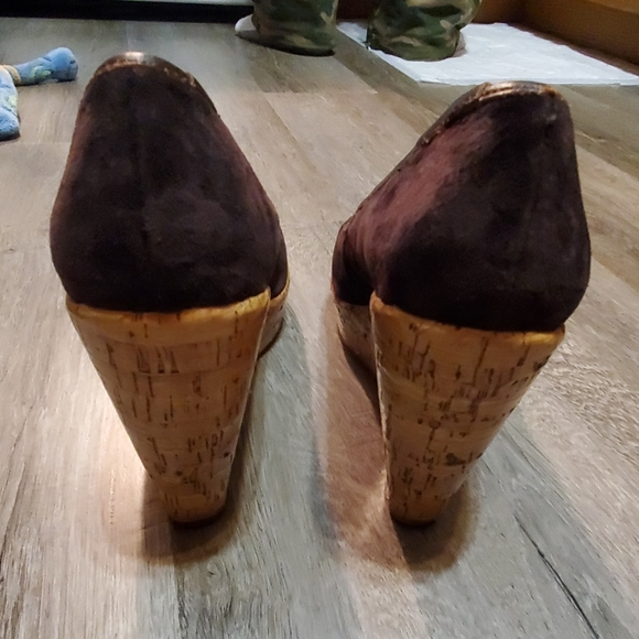 Faux suede wedge sandals - Picture 3 of 6